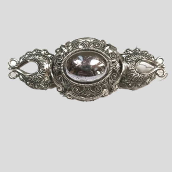 Vintage Mid Century Antiqued Silver Tone Metal Brooch Pin - Picture 2 of 11